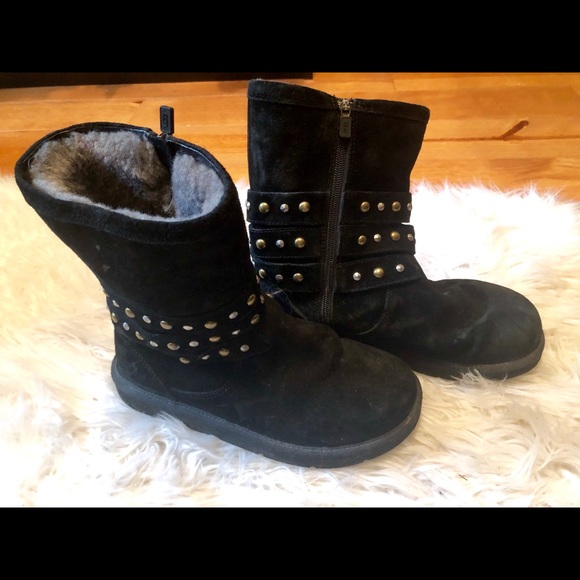 UGG Boots - Picture 1 of 3